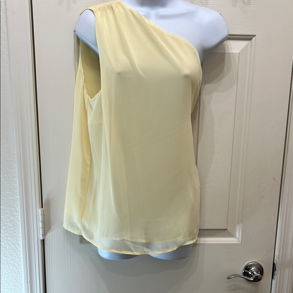 Eva Mendes Yellow Blouse One Shoulder Silky Lined Sz XXLarge New York & Company